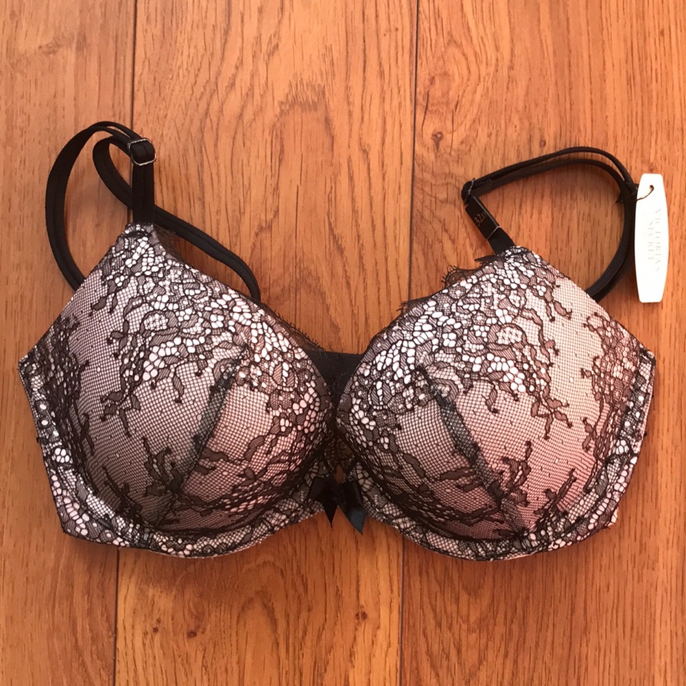 Victoria’s Secret Very Sexy push up bra size 32D